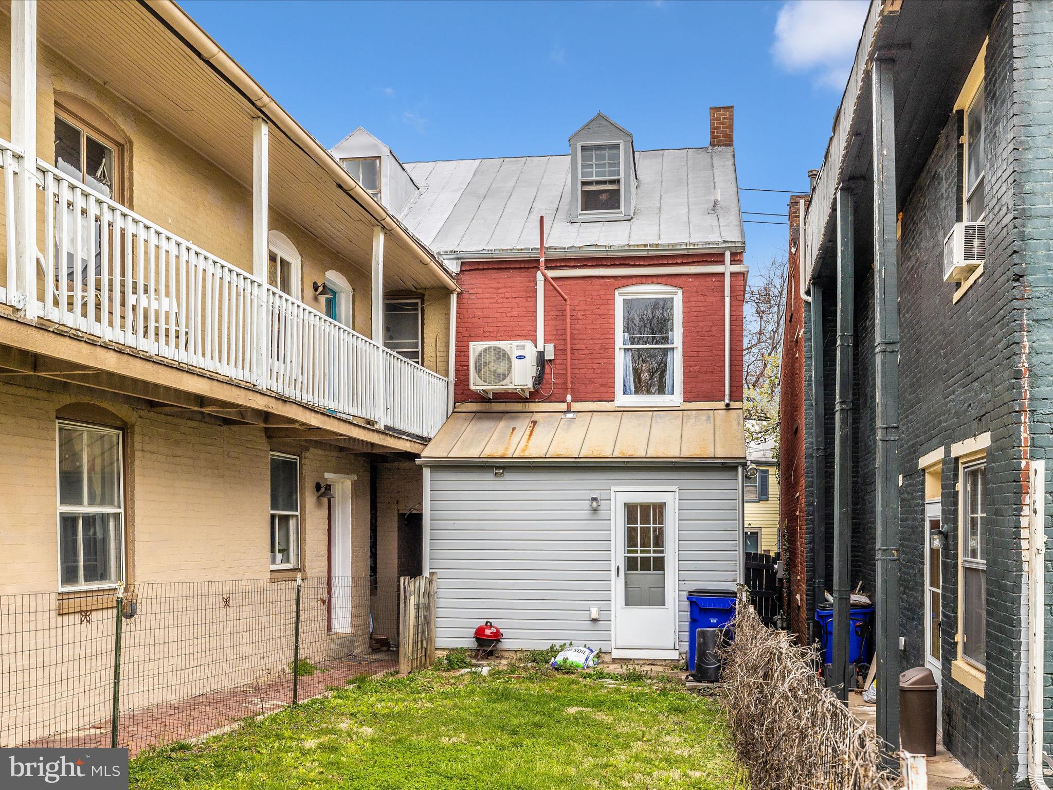 152 W ALL SAINTS ST