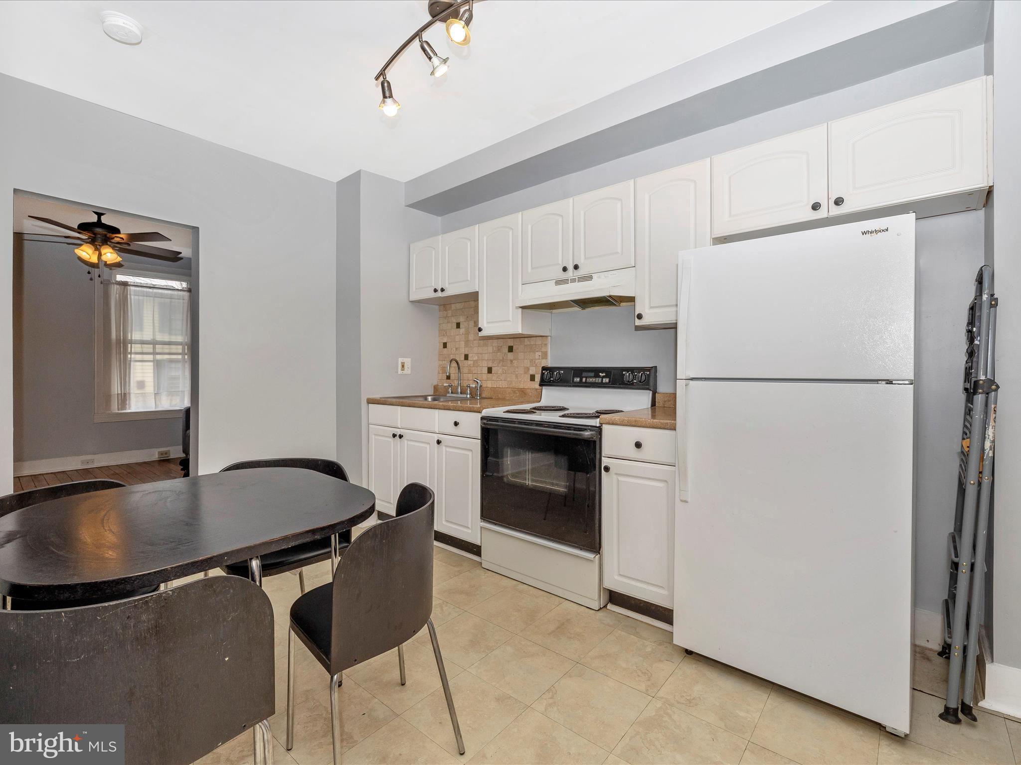 152 W ALL SAINTS ST