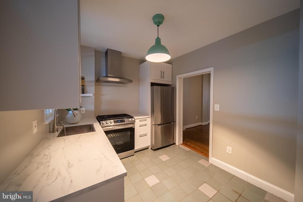 214 6TH STREET ST #214A