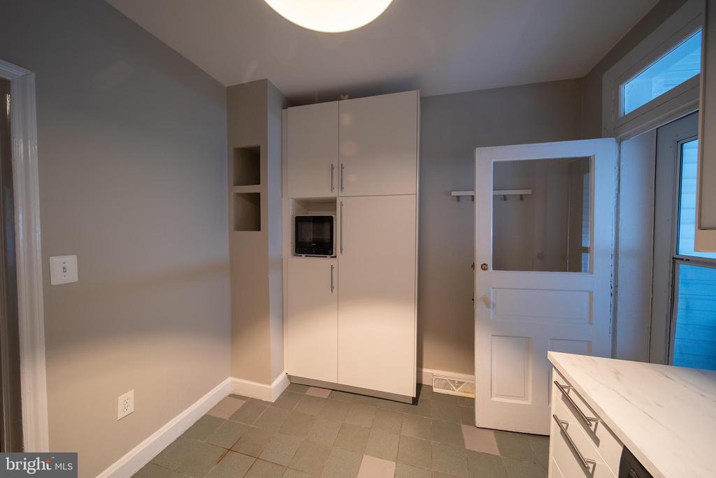 214 6TH STREET ST #214A