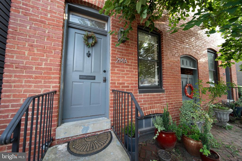 214 6TH STREET ST #214A