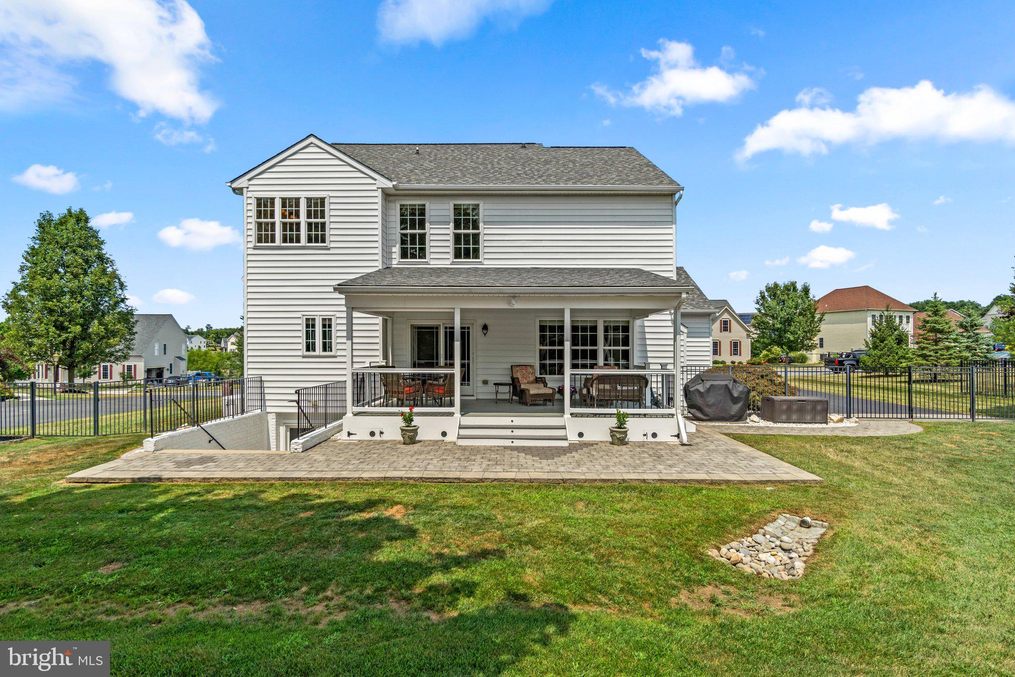 303 Poultney Pl