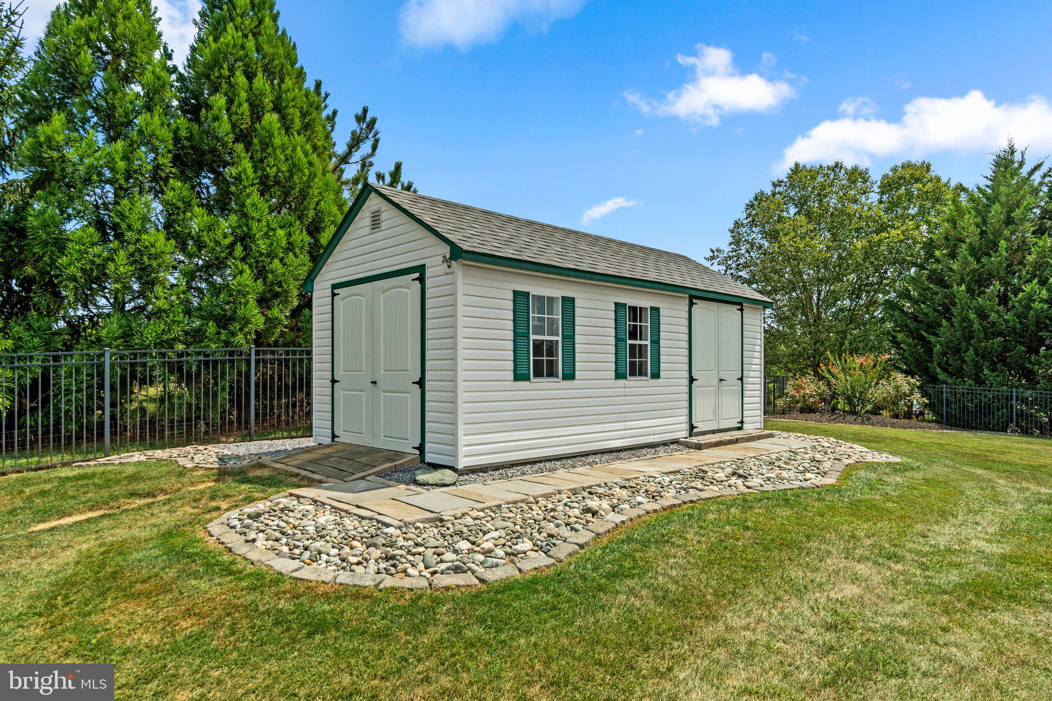 303 Poultney Pl