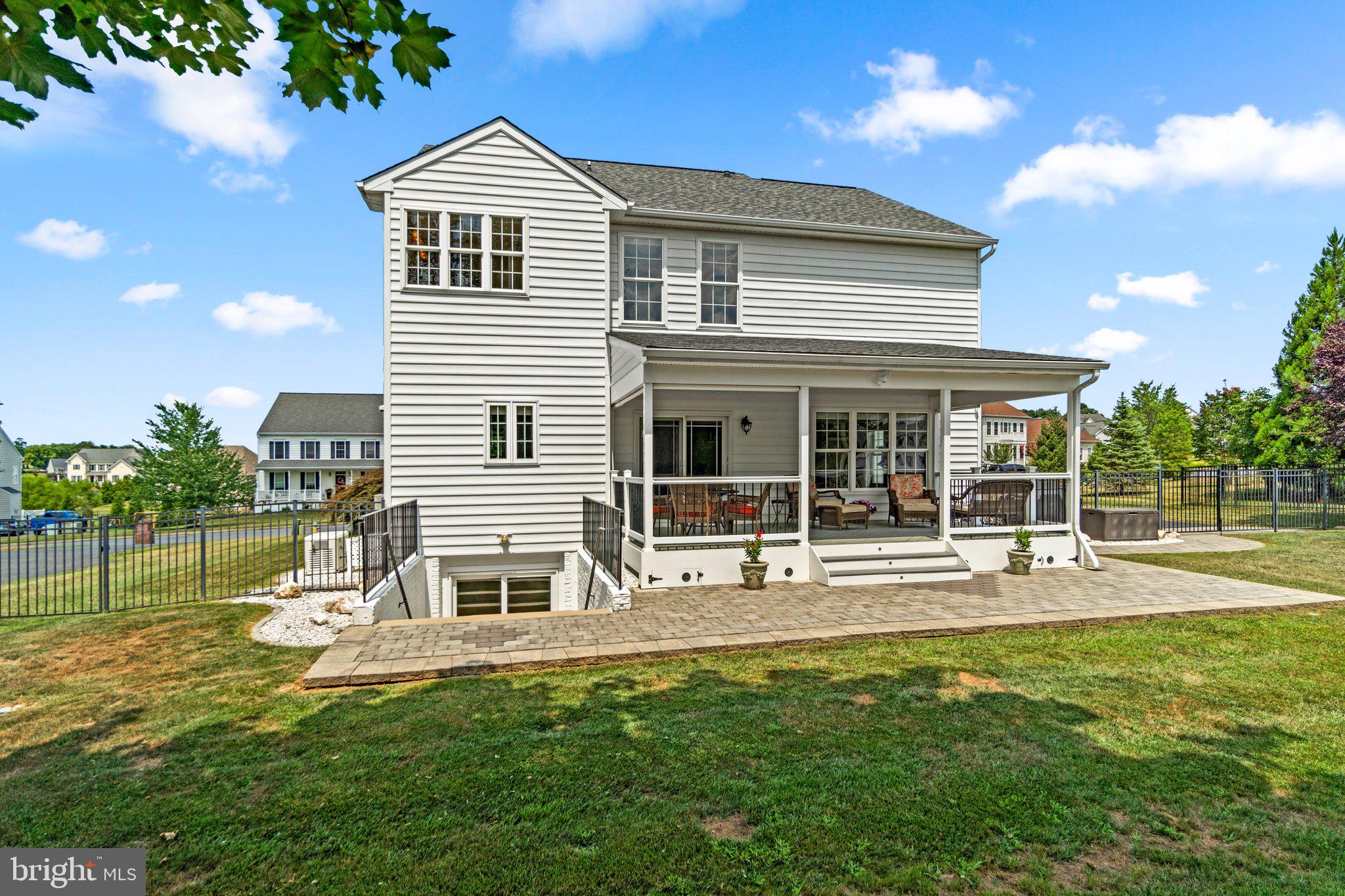 303 Poultney Pl