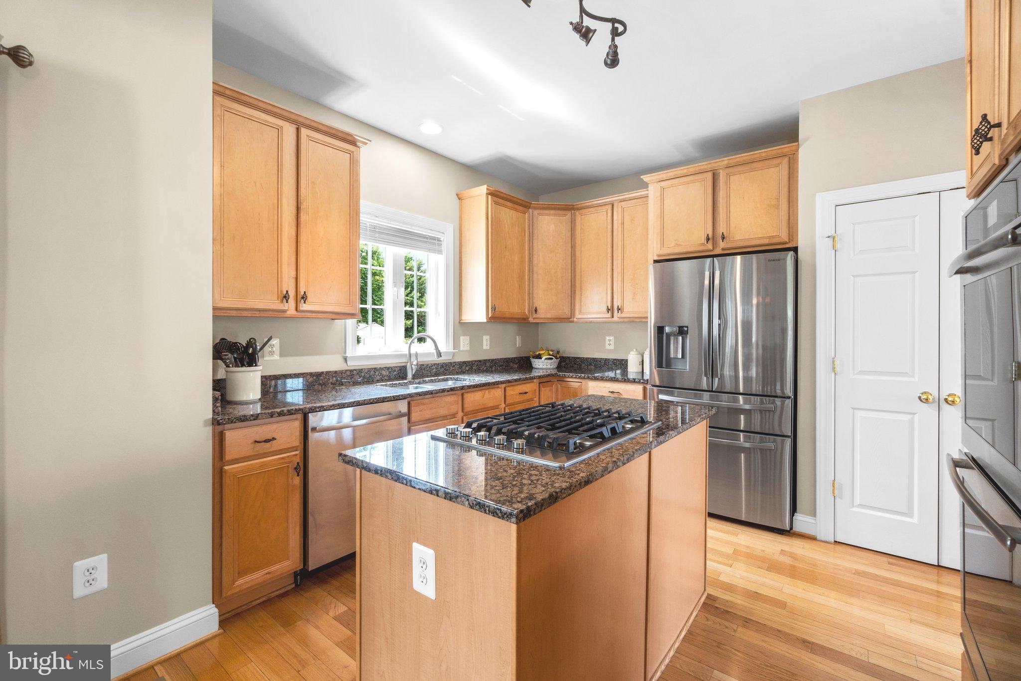 303 Poultney Pl