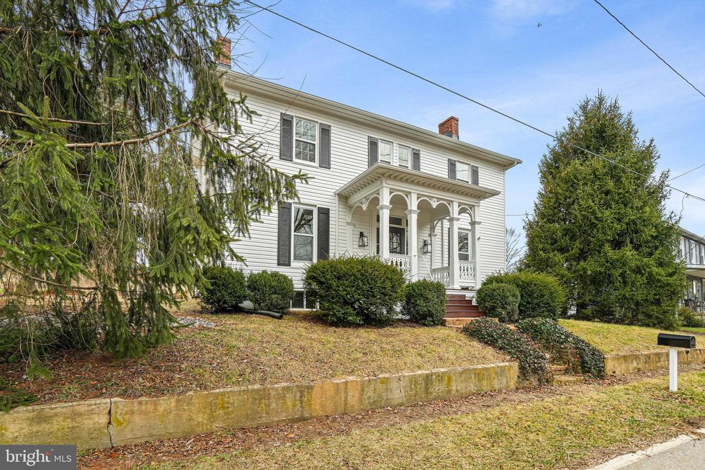 8821 Clemsonville Rd