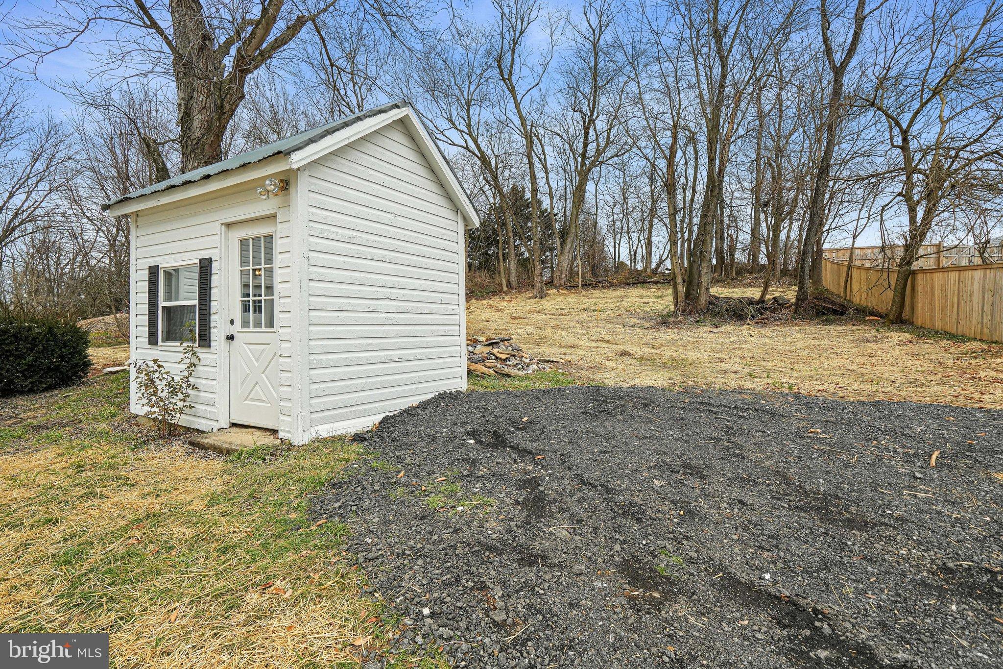 8821 Clemsonville Rd