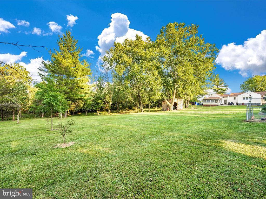 6832 WILLIS LANE