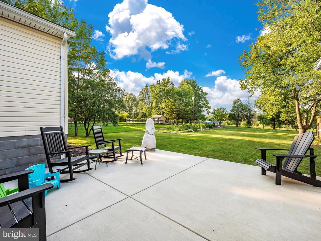 6832 WILLIS LANE