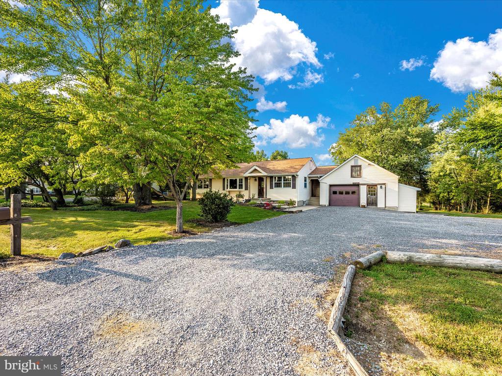 6832 WILLIS LANE