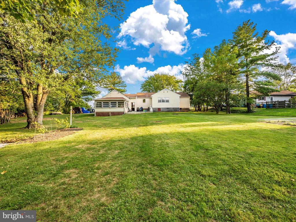 6832 WILLIS LANE