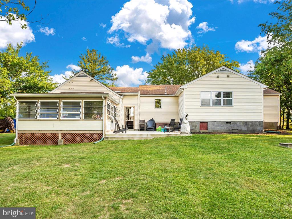 6832 WILLIS LANE