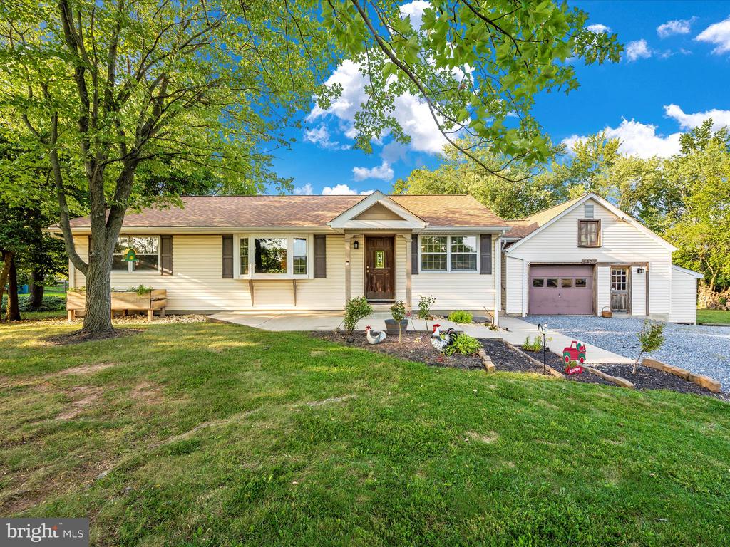 6832 WILLIS LANE