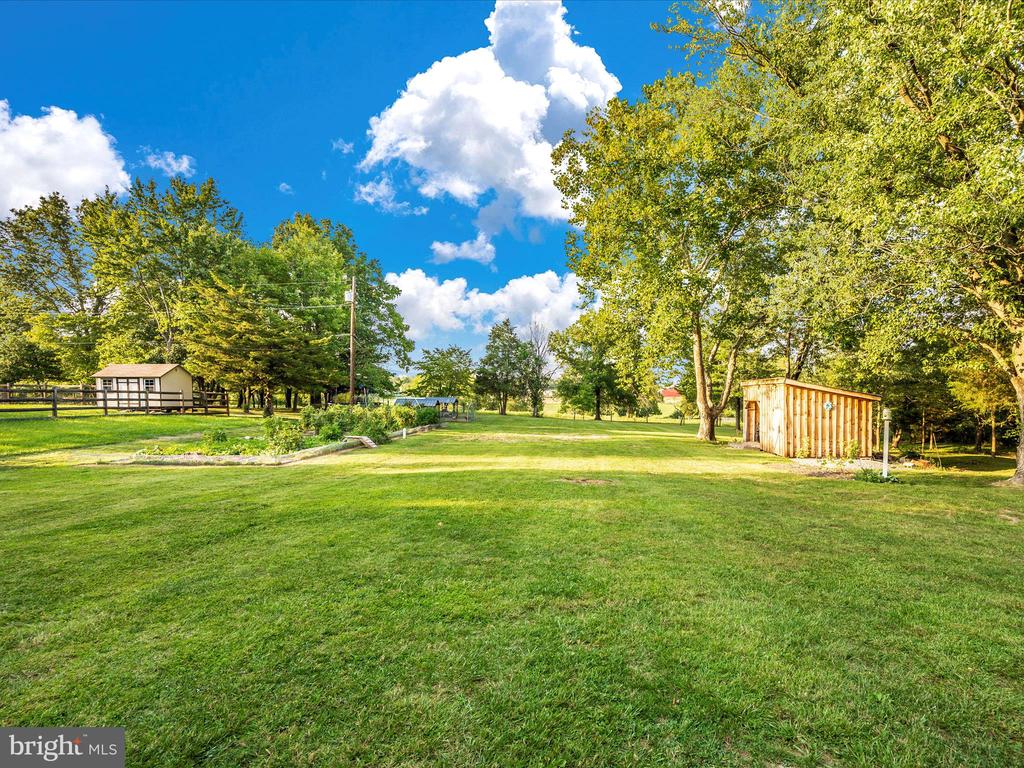 6832 WILLIS LANE