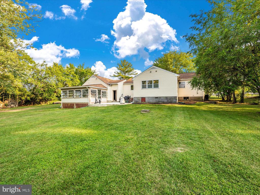 6832 WILLIS LANE