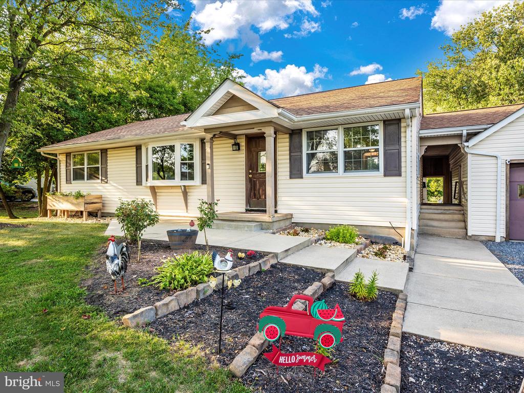 6832 WILLIS LANE