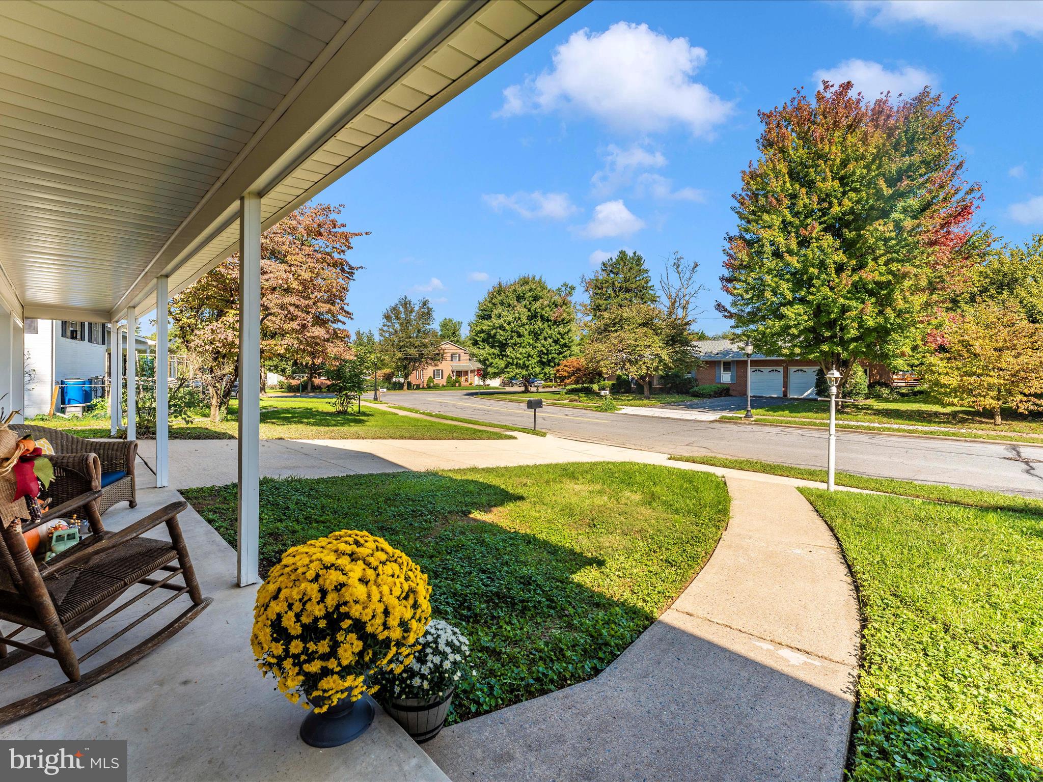 207 Meadowdale Ln