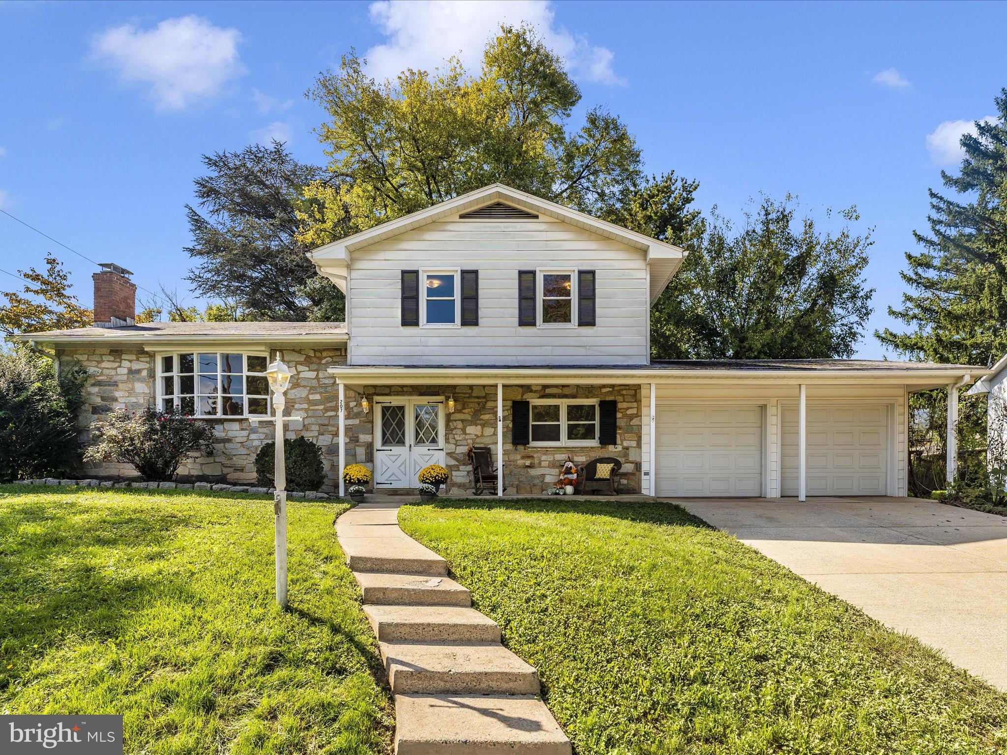 207 Meadowdale Ln