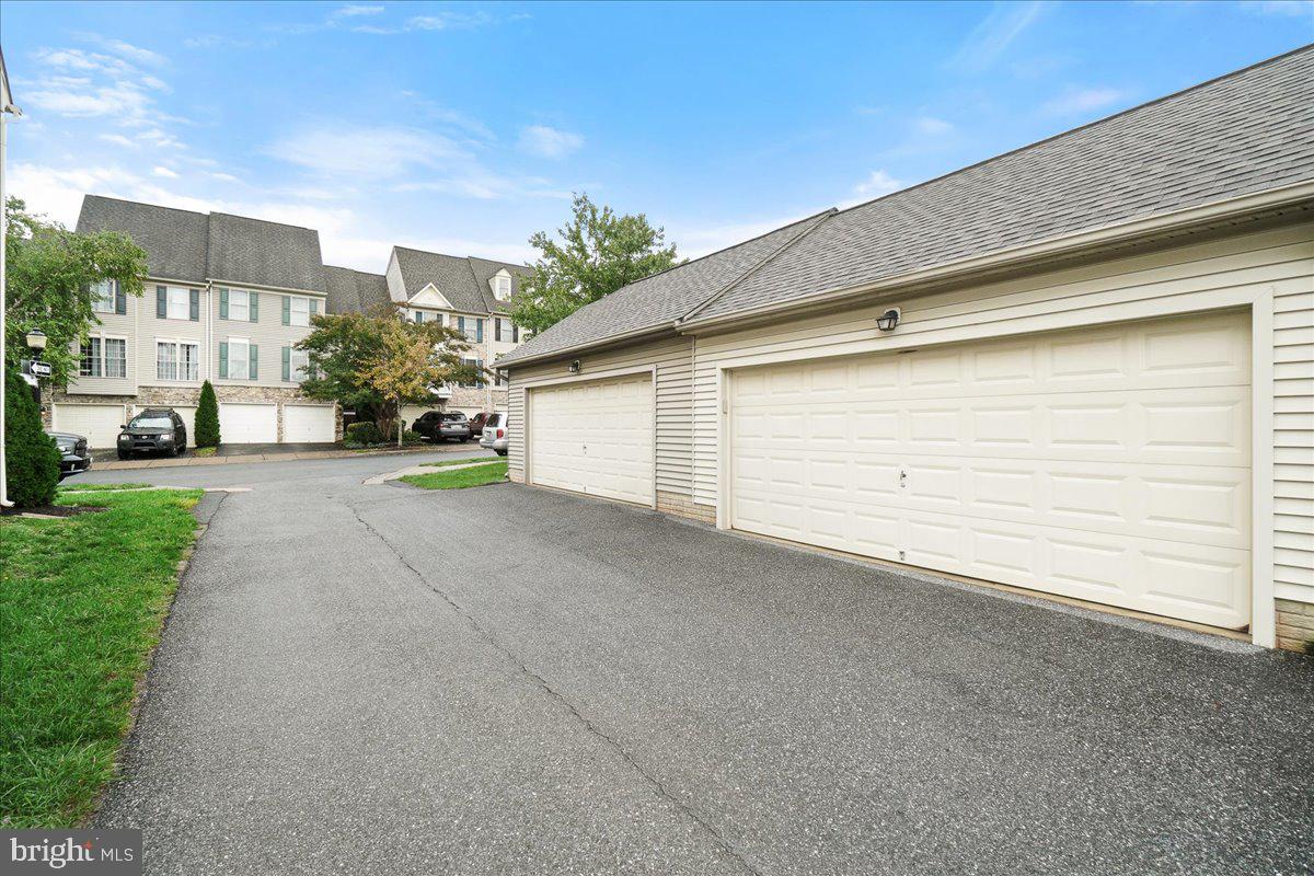 2238 Bear den Rd