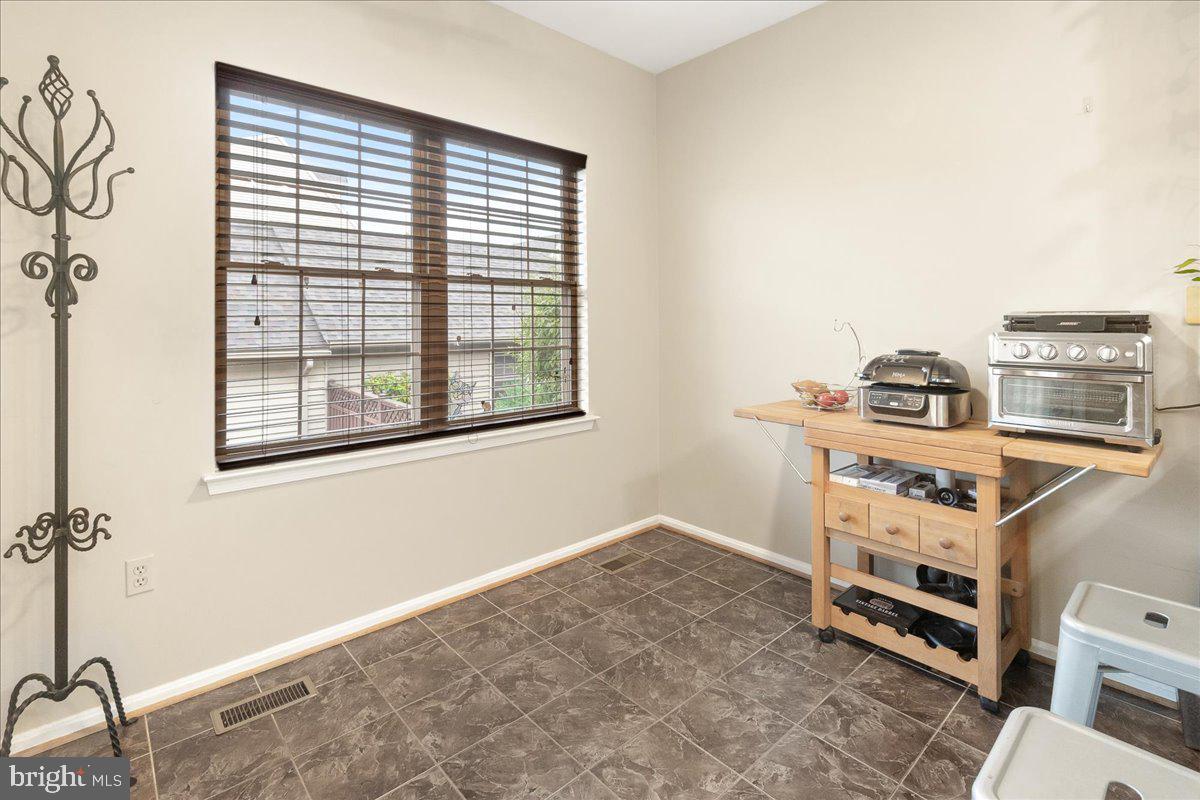 2238 Bear den Rd