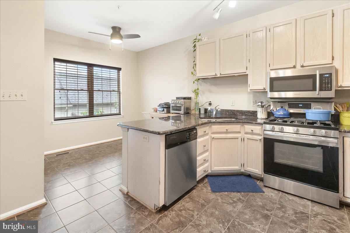 2238 Bear den Rd