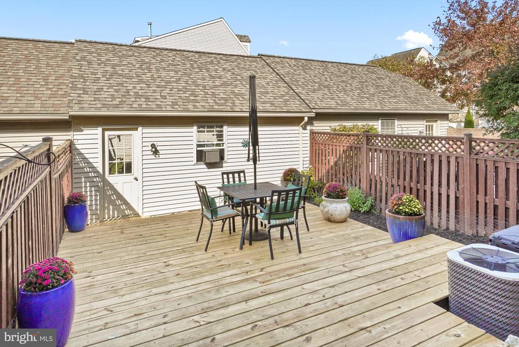 2238 Bear den Rd