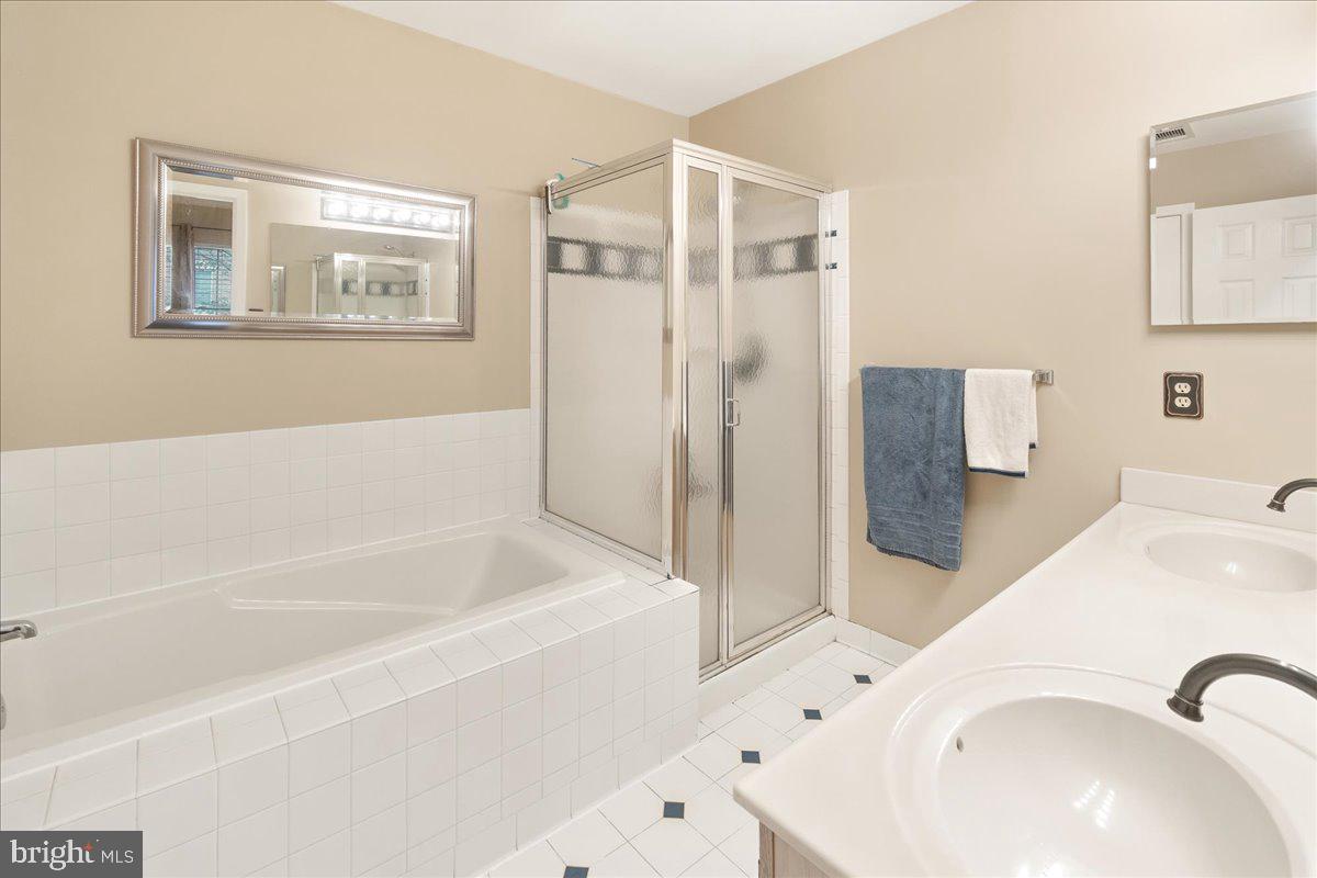 2238 Bear den Rd