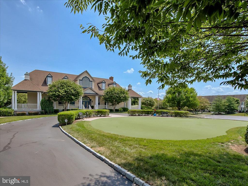 2238 Bear den Rd