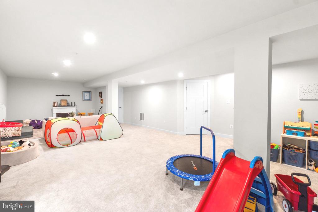 7106 Mandalong Way