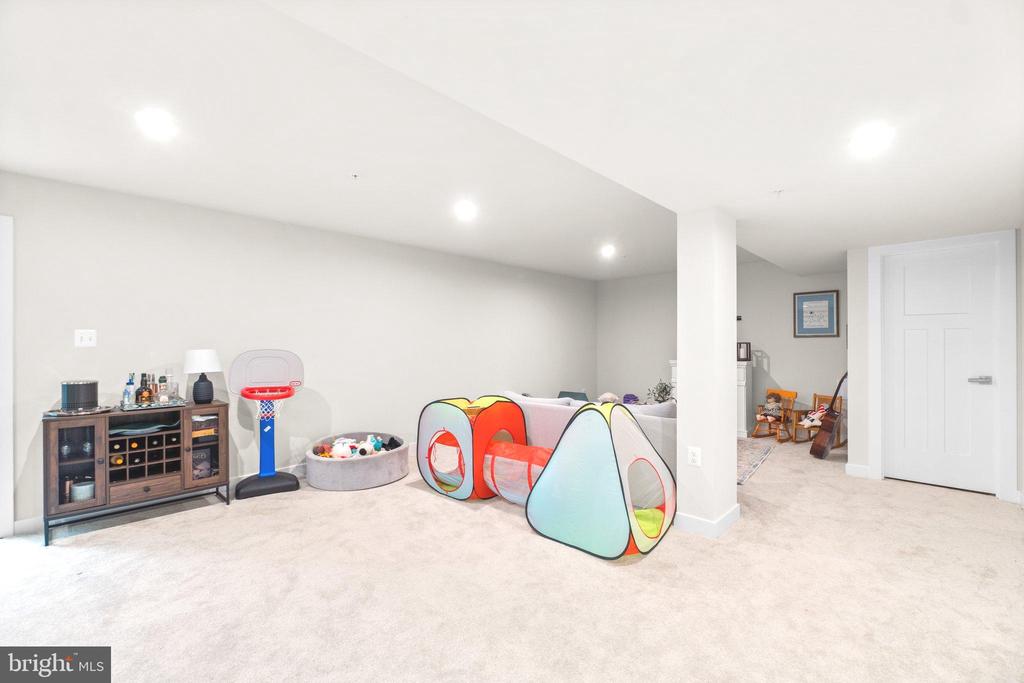 7106 Mandalong Way