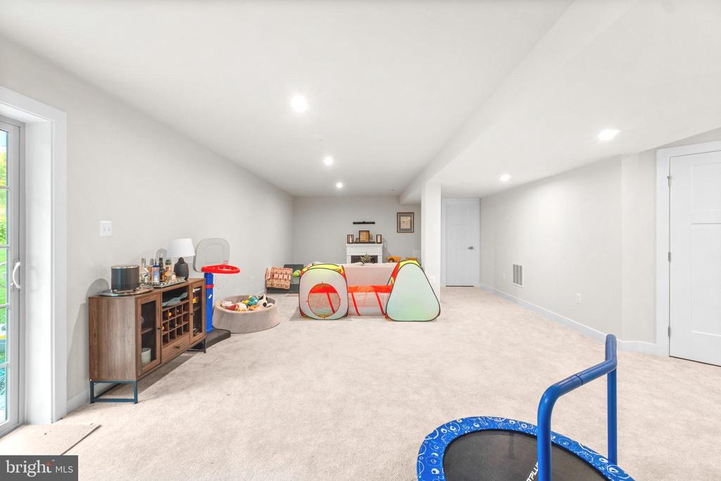7106 Mandalong Way