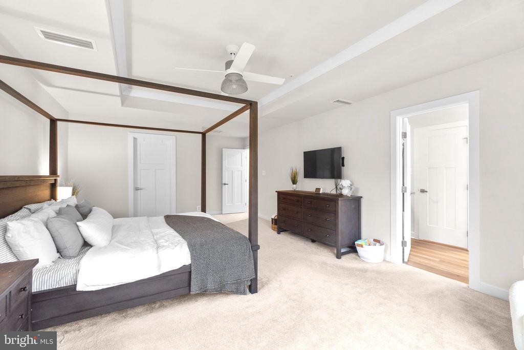 7106 Mandalong Way