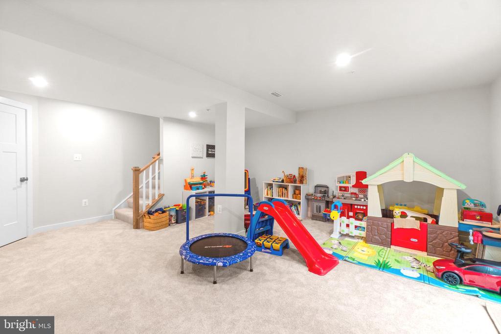 7106 Mandalong Way