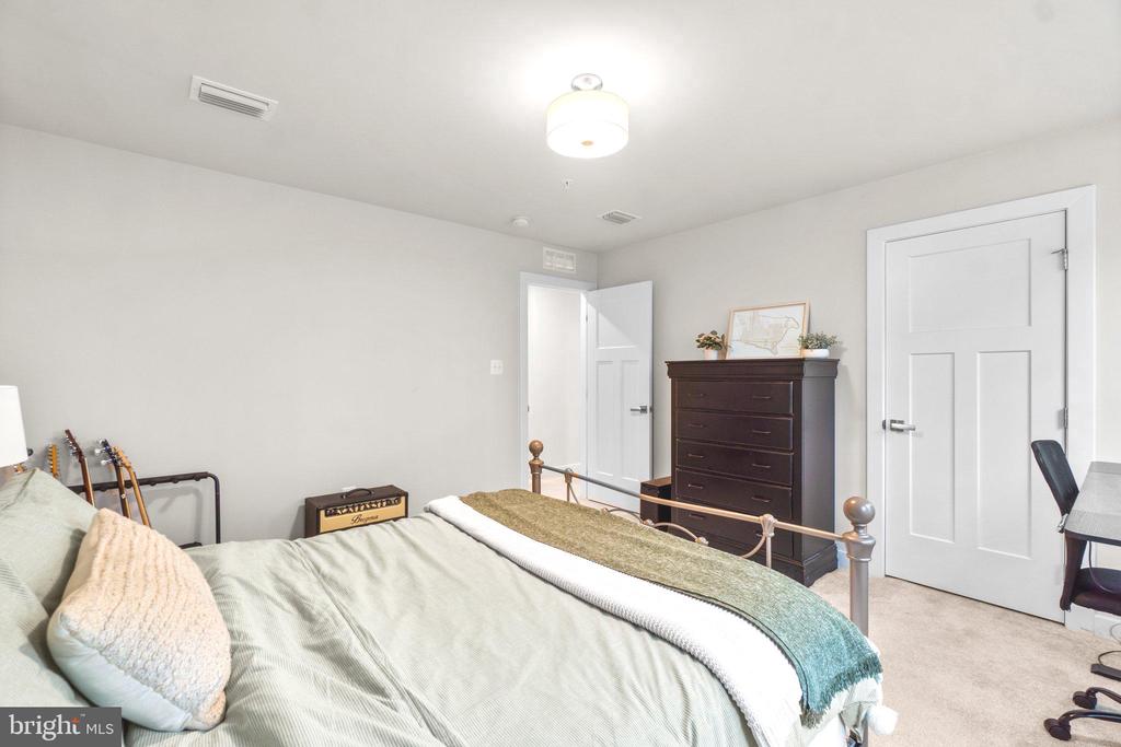 7106 Mandalong Way