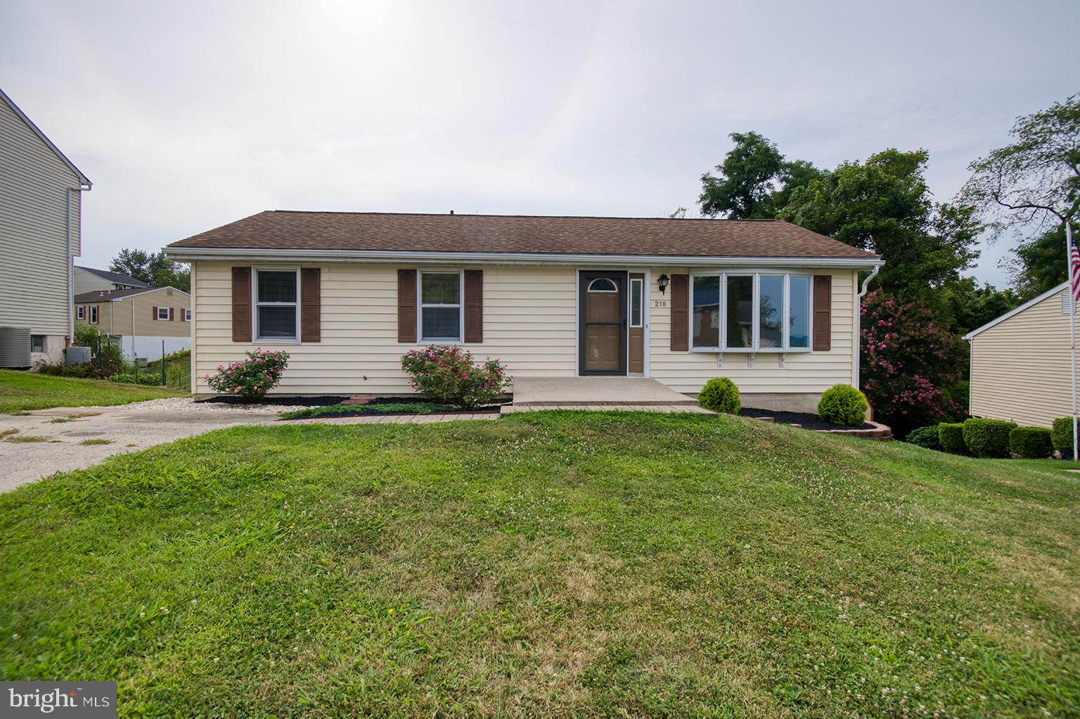 218 WINTERGREEN LN