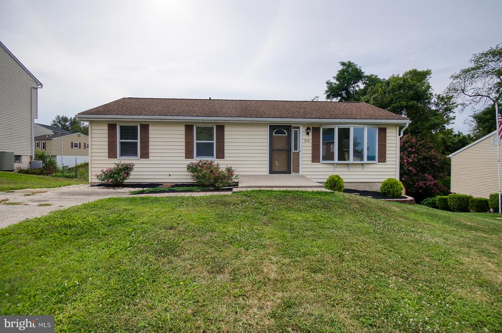 218 WINTERGREEN LN