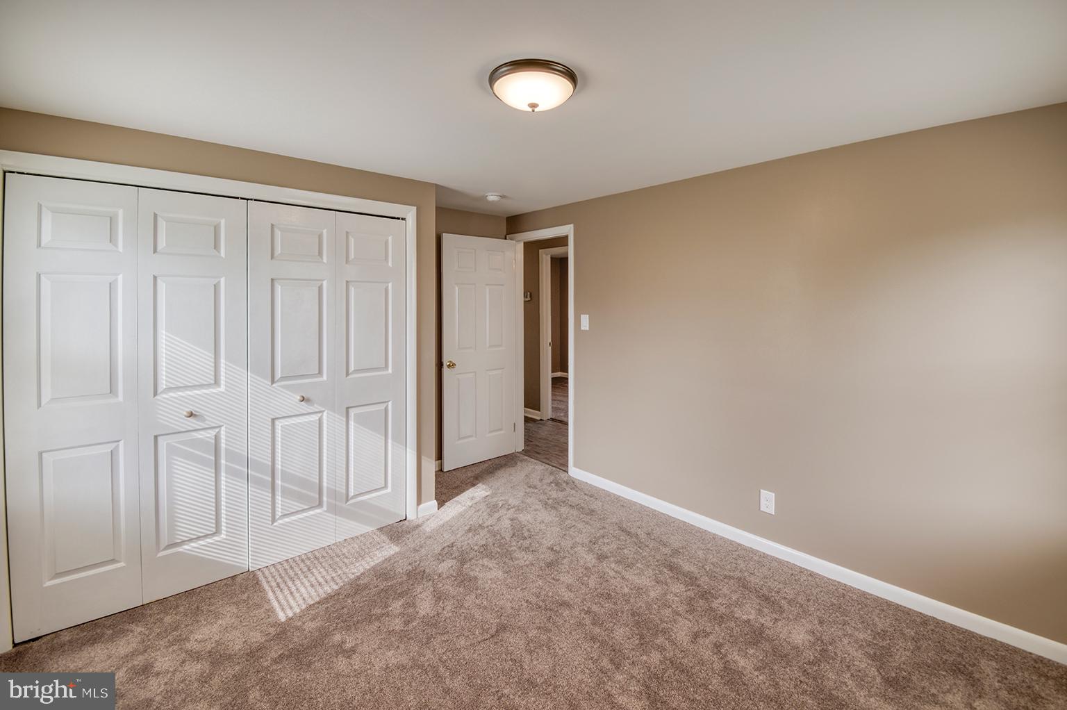218 WINTERGREEN LN