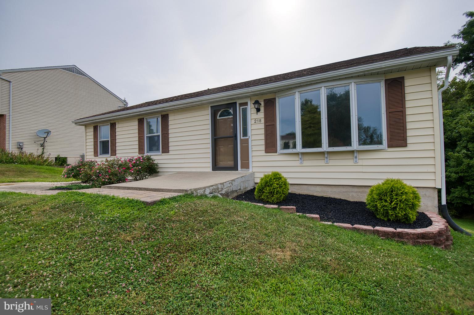 218 WINTERGREEN LN
