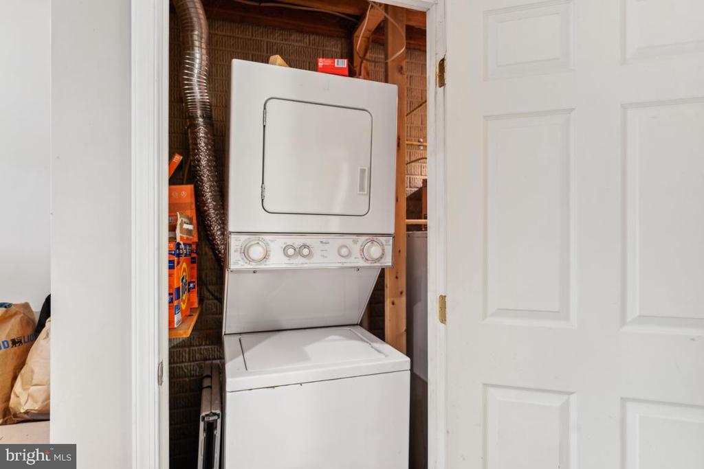 1301 Oak View
