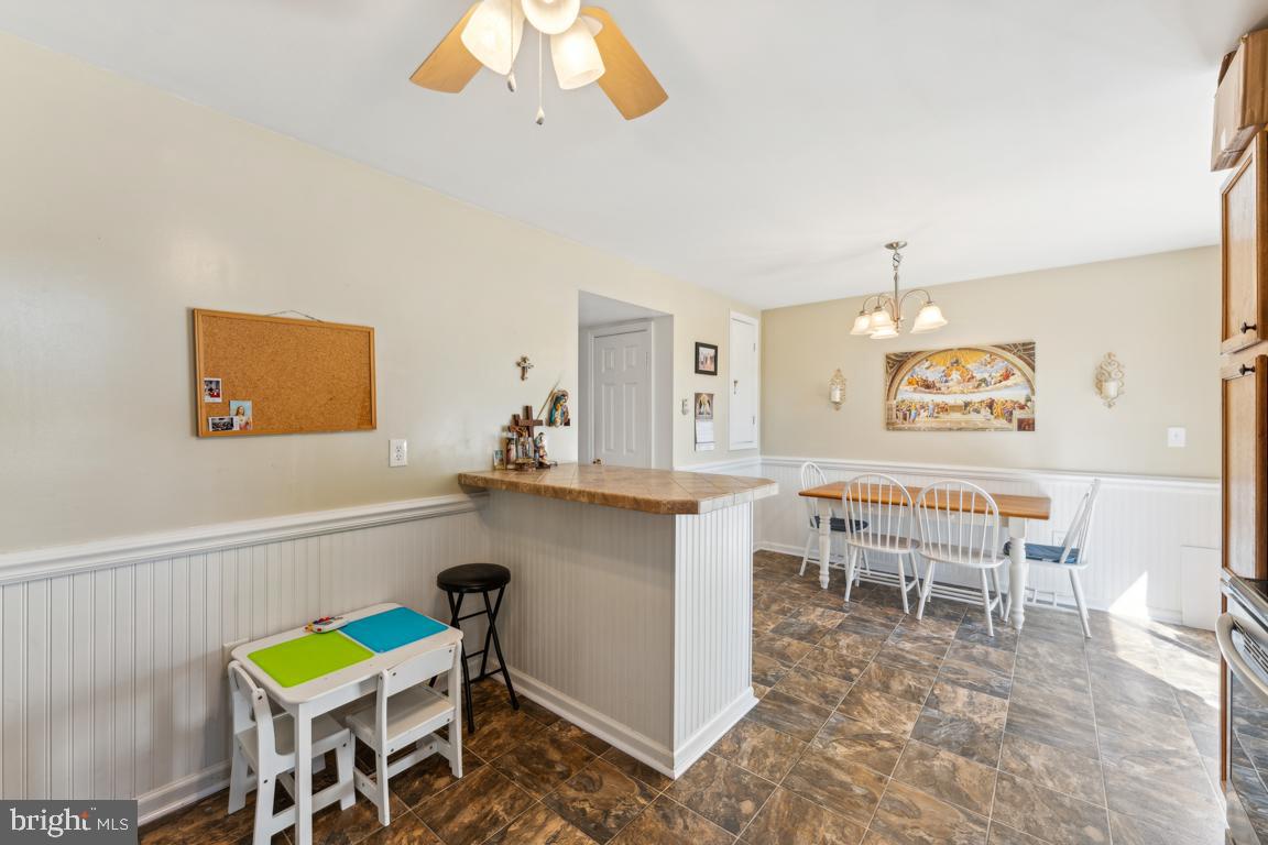 1301 Oak View