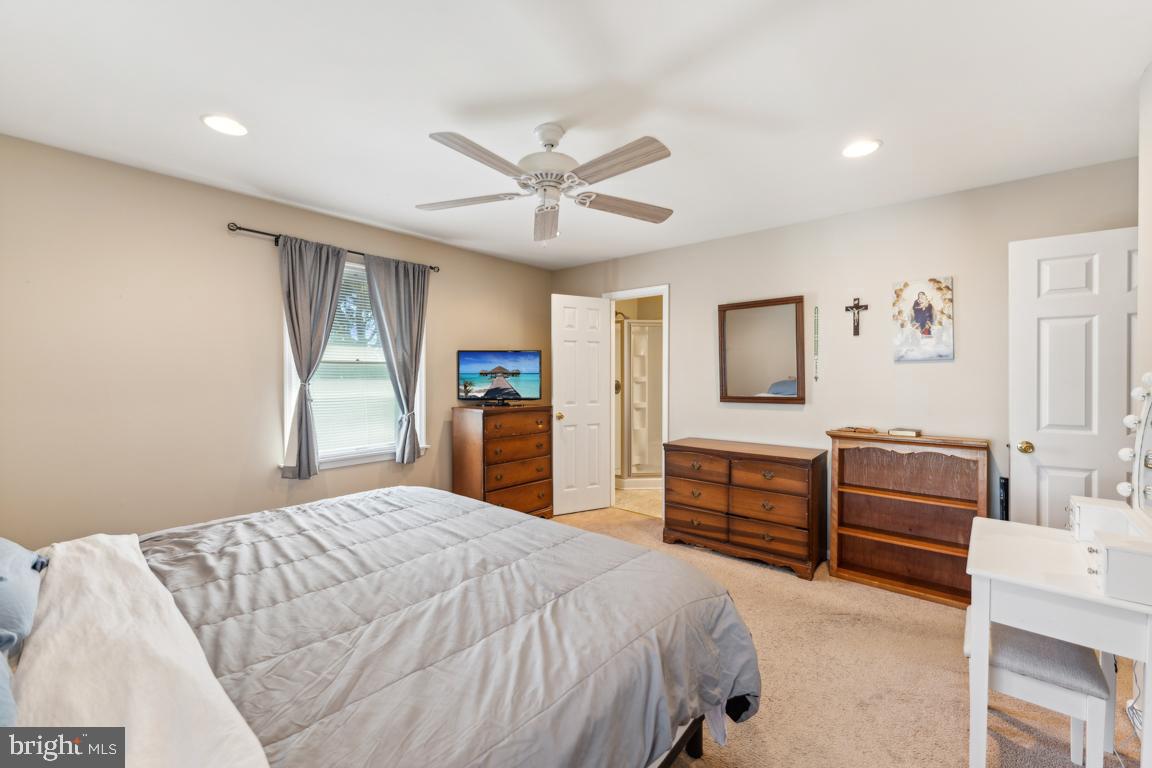 1301 Oak View