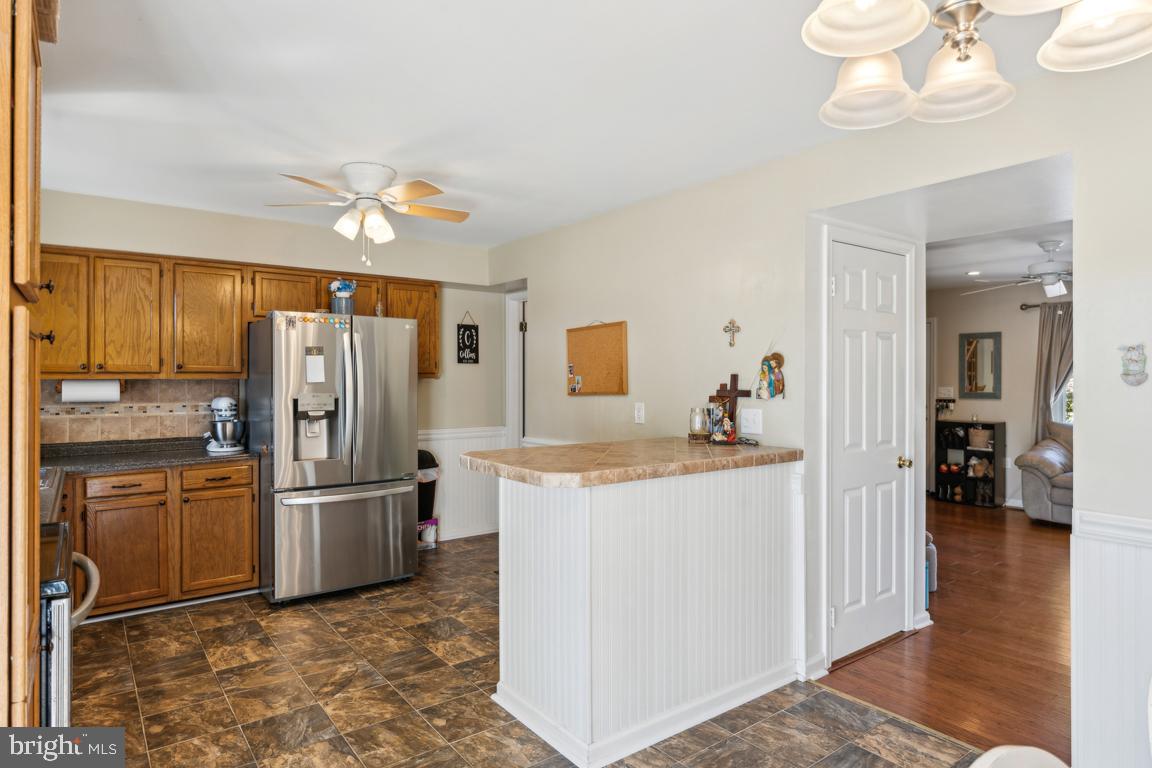 1301 Oak View