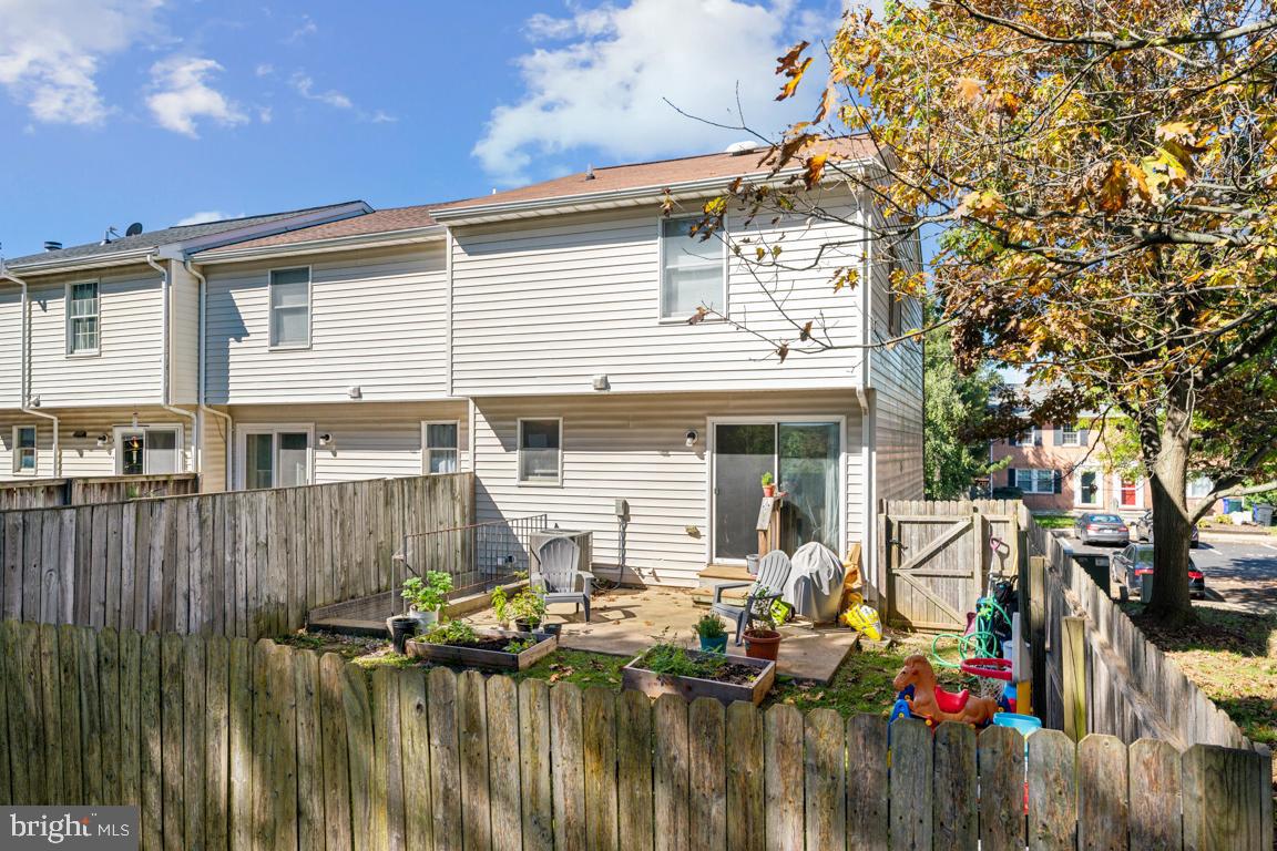1301 Oak View