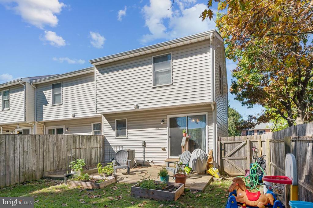 1301 Oak View