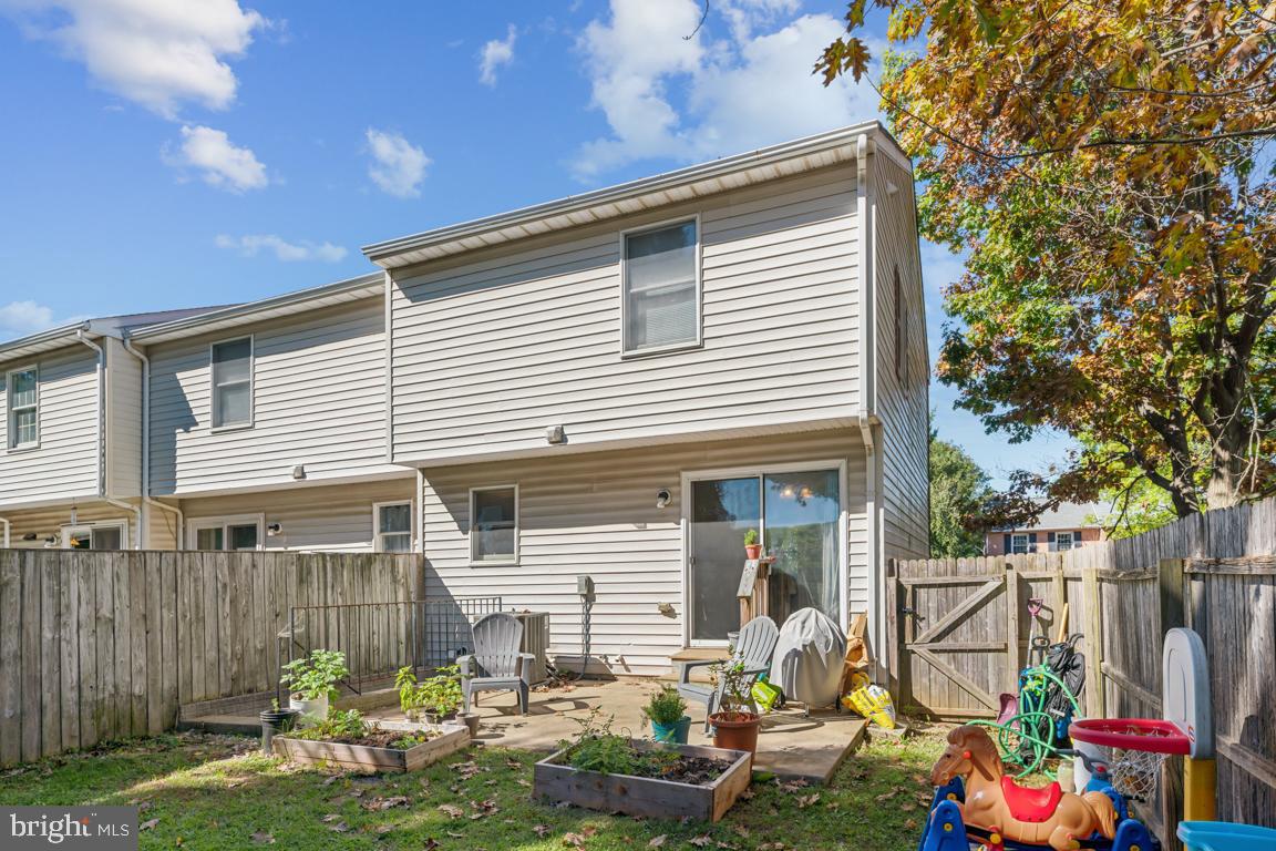 1301 Oak View