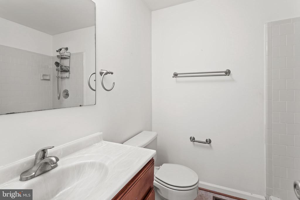 117 ADAMS CT