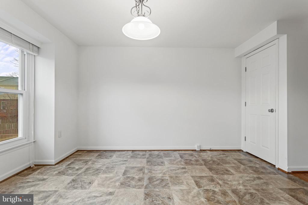 117 ADAMS CT