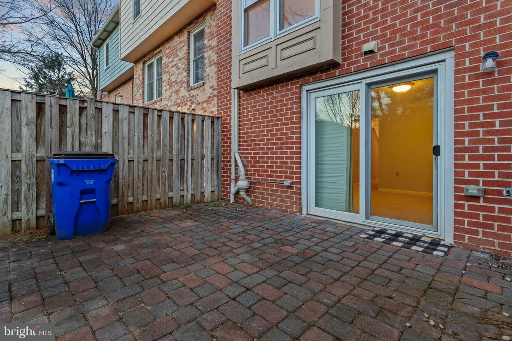 117 ADAMS CT