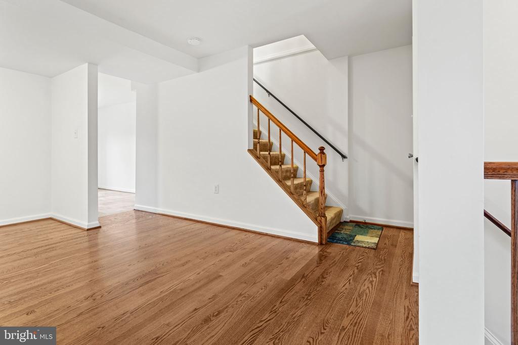 117 ADAMS CT