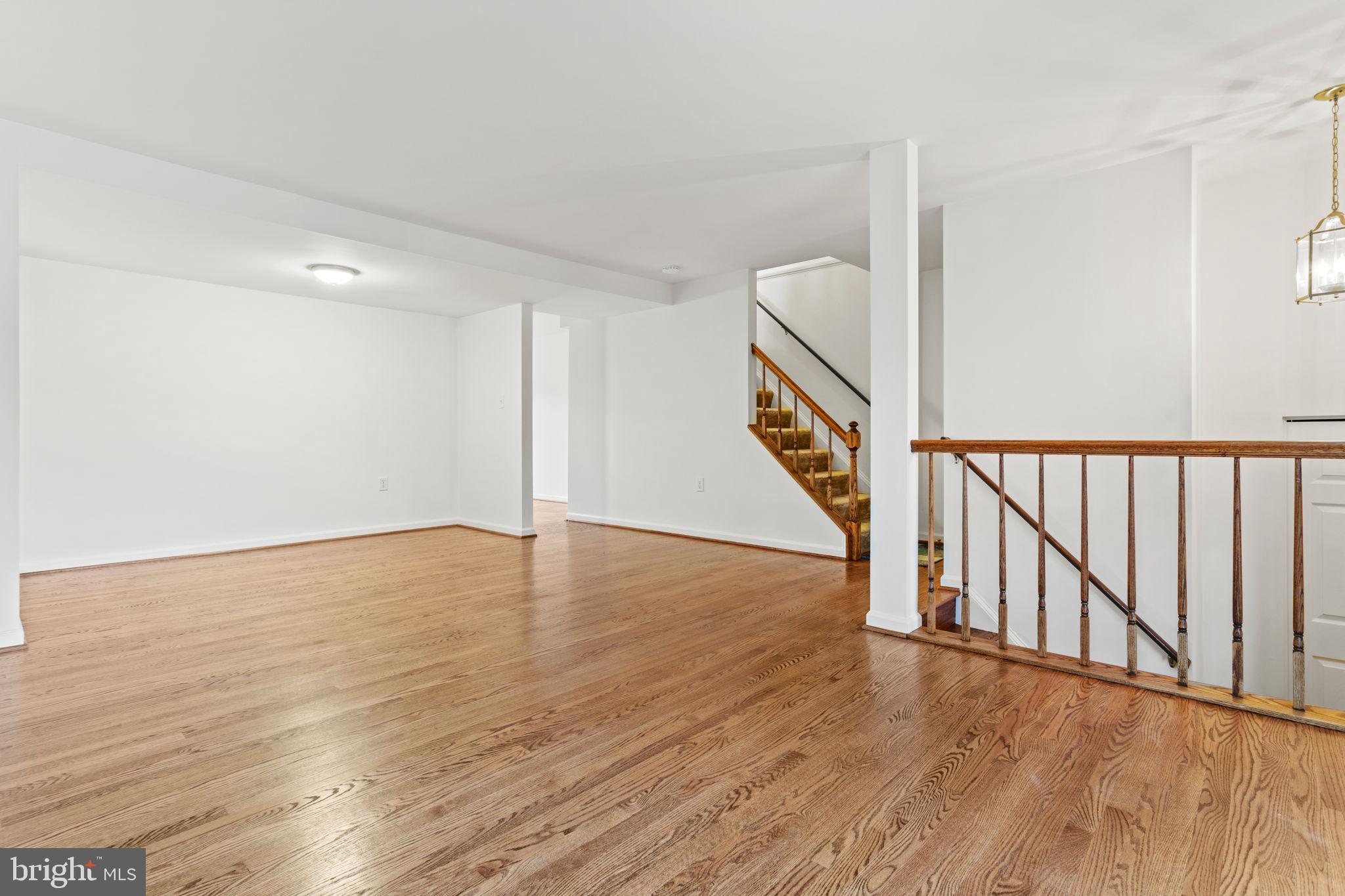 117 ADAMS CT